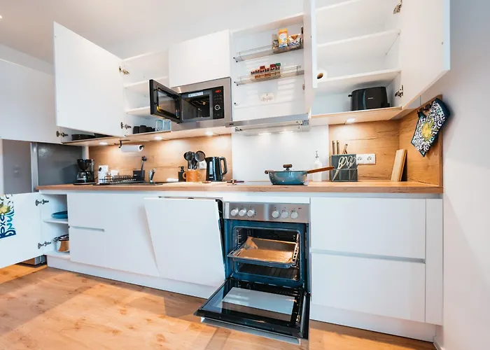 Designer 2br Flat Near Center & The Mosel River Apartment *